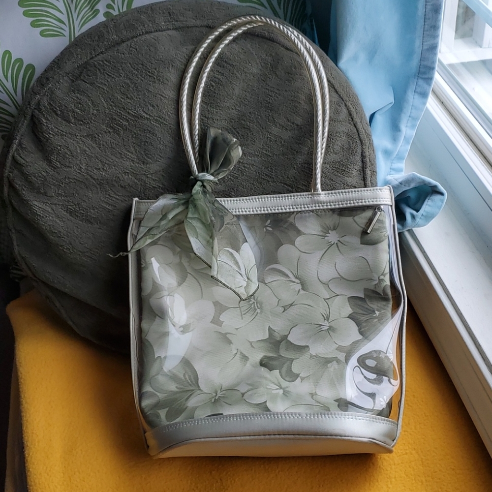Elegant small tote